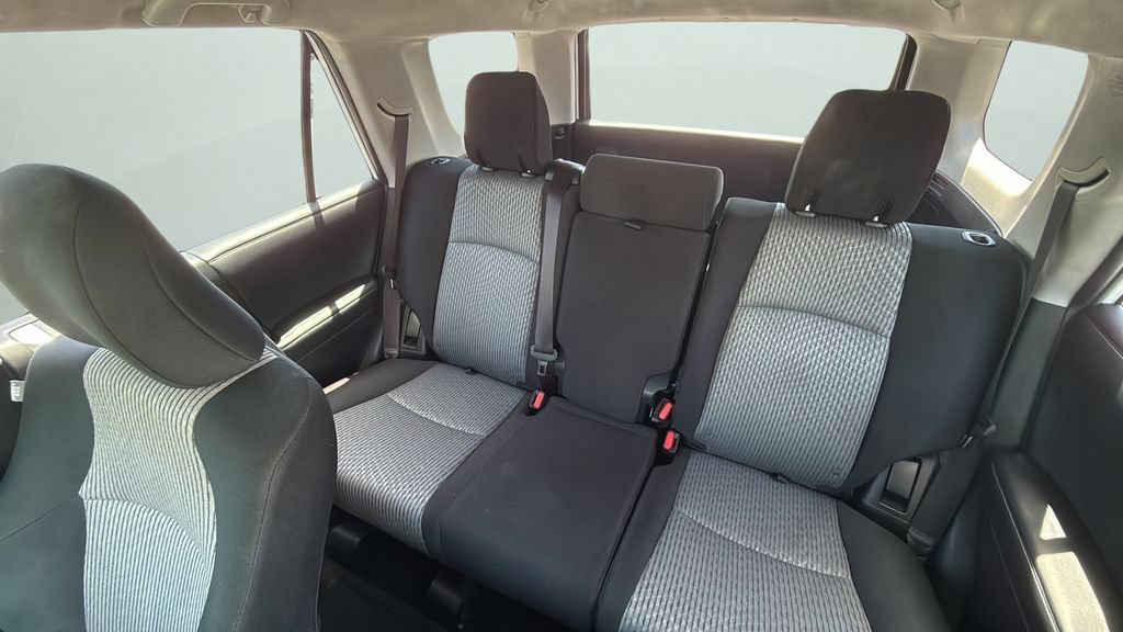 Used 2019 White Toyota SR5 image 11