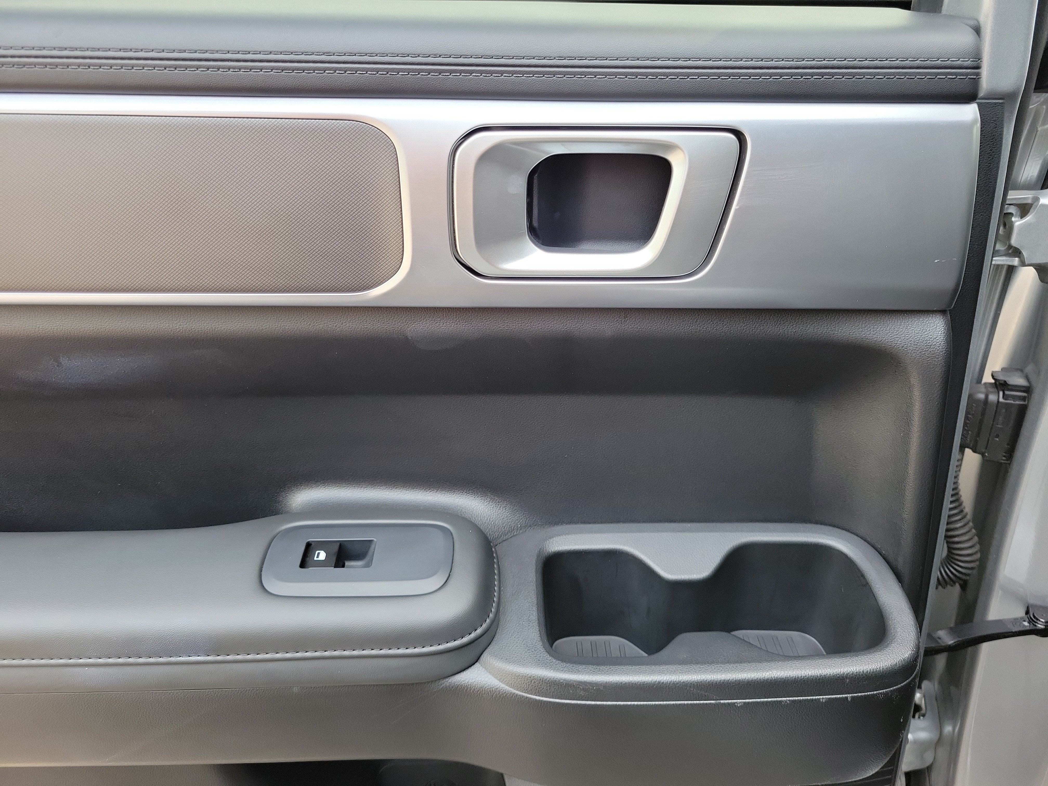 Certified Used 2026 Shimmering Silver Hyundai SEL image 12