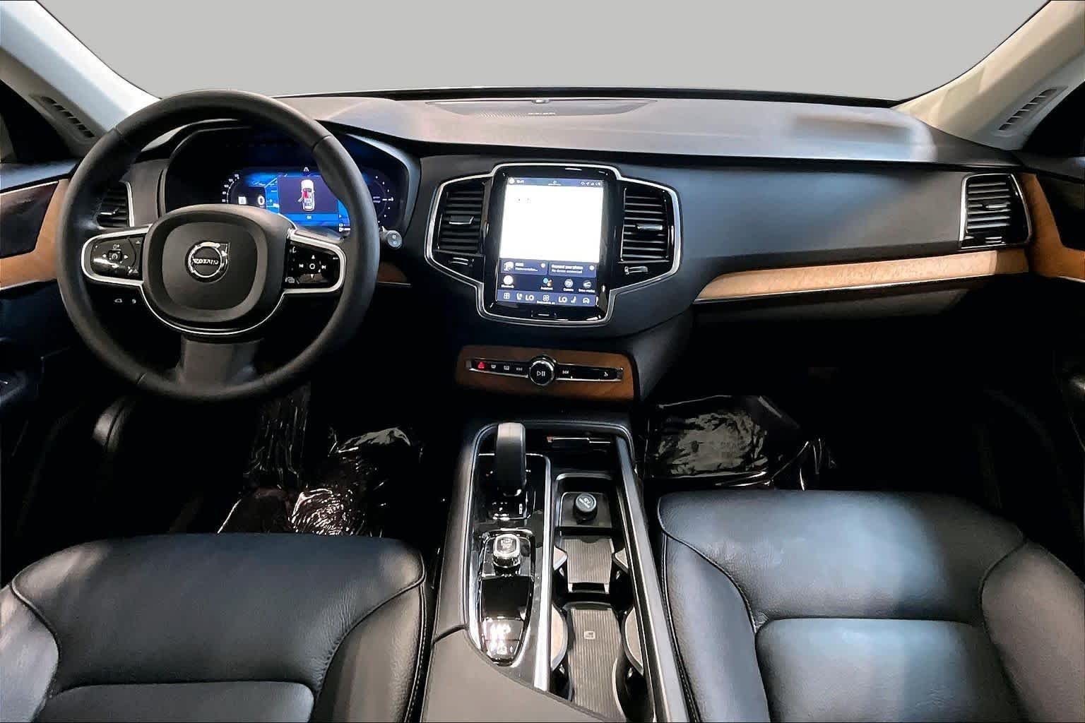 Used 2025 Vapour Grey Metallic Volvo Plus image 15