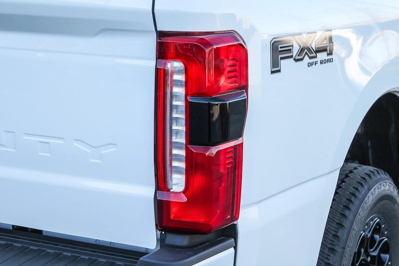 New 2026 Star White Metallic Tri-Coat Ford F-350® Lariat® image 9