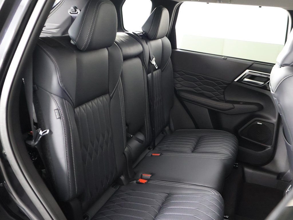 2025 Mitsubishi Outlander SEL - Photo 36