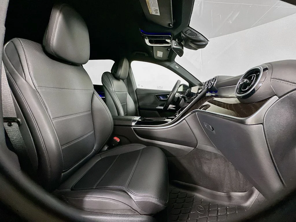 Used 2023 Blue Mercedes-Benz GLC 300 image 26