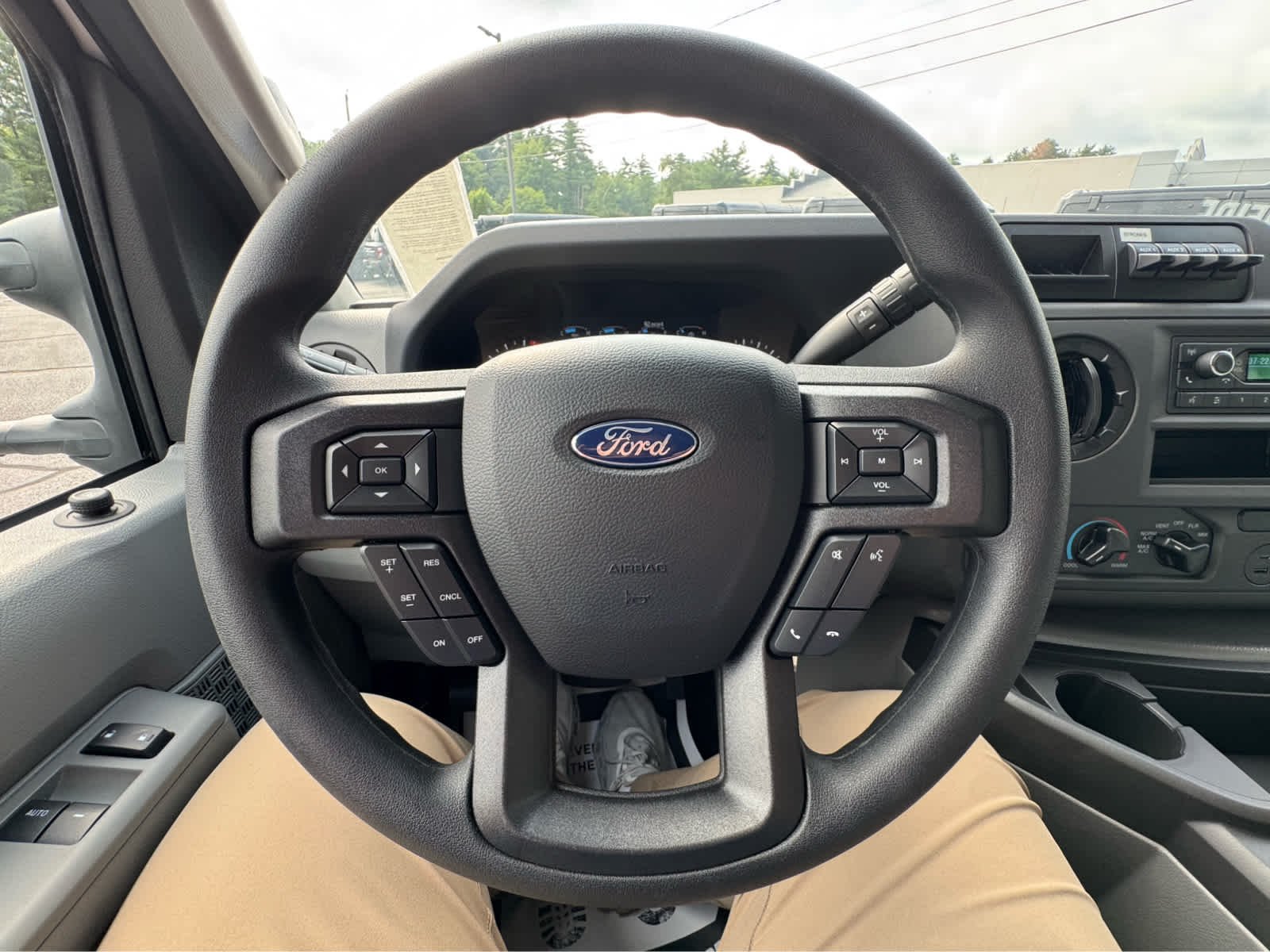 New 2027 Oxford White Ford  image 17