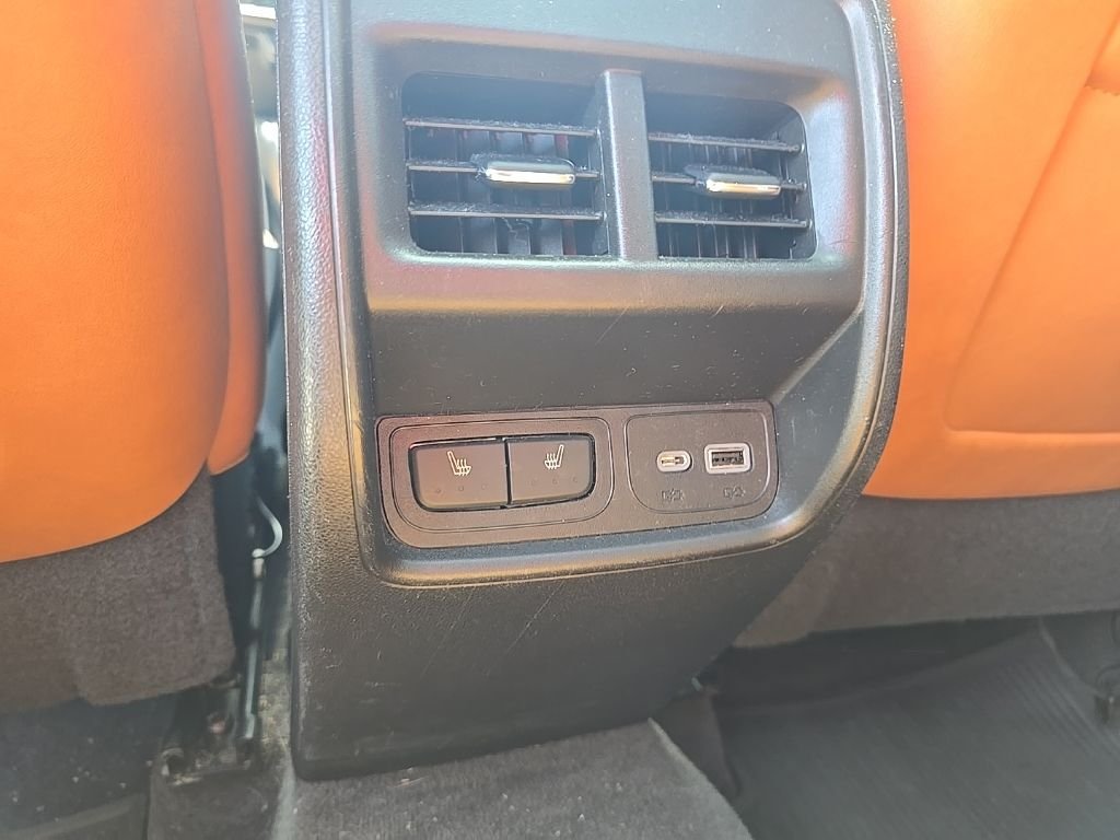 Used 2019  Cadillac Sport image 9