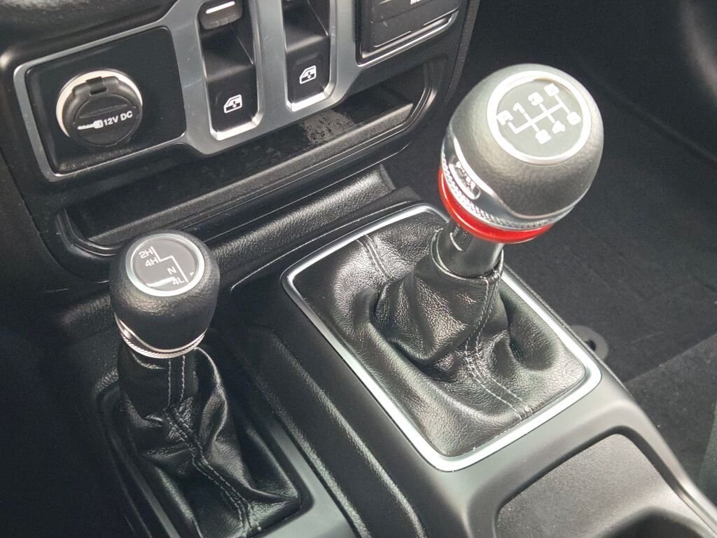 Used 2025 Green Jeep Sport image 21