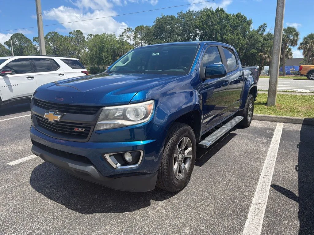 Used 2019 Blue Chevrolet Z71 image 2