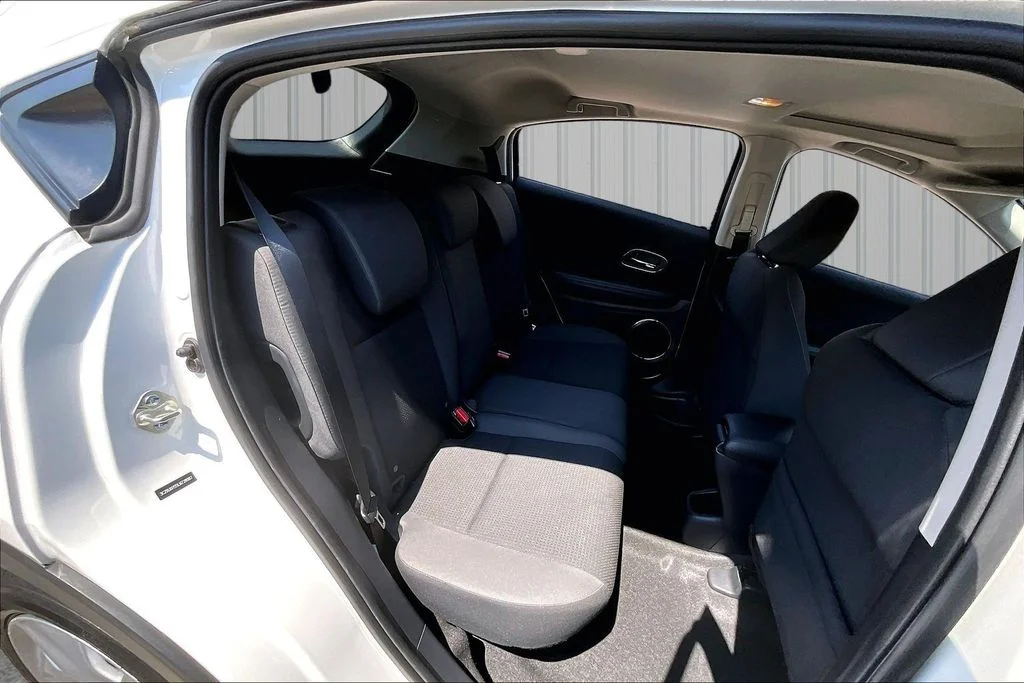 Used 2020  Honda EX image 24
