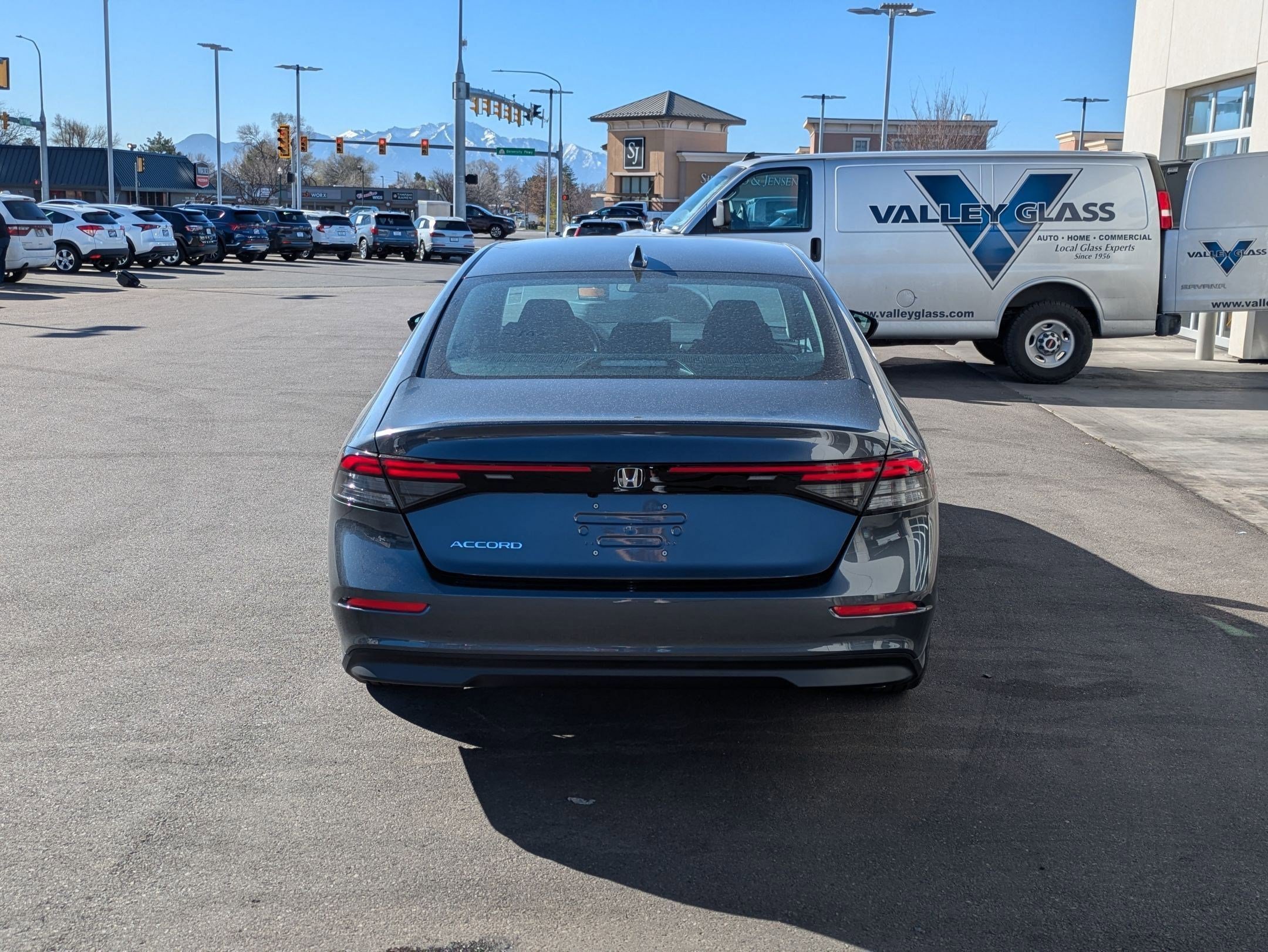 New 2026 Meteorite Gray Metallic Honda LX image 4