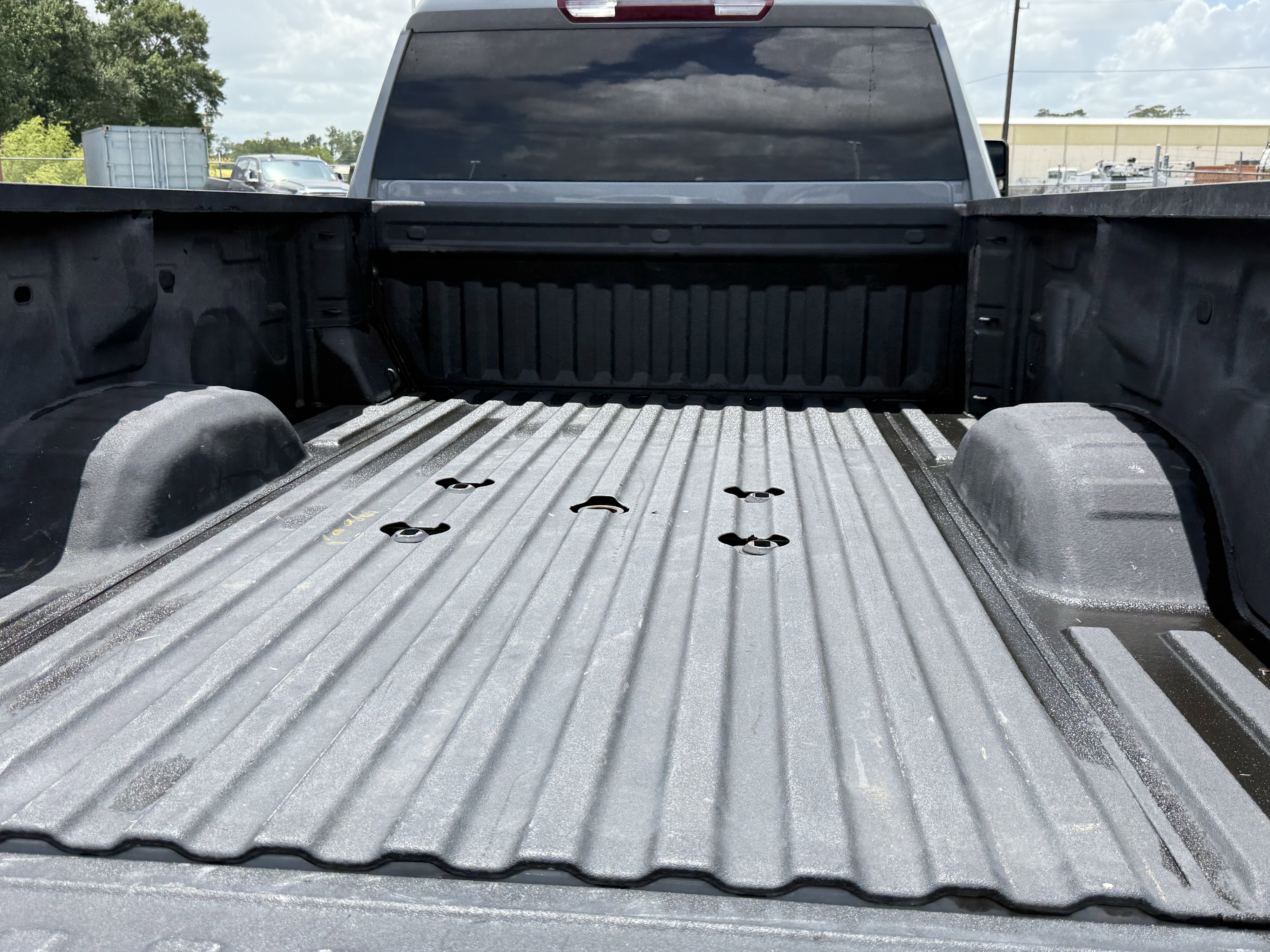 Used 2024 Slate Gray Metallic Chevrolet  image 27