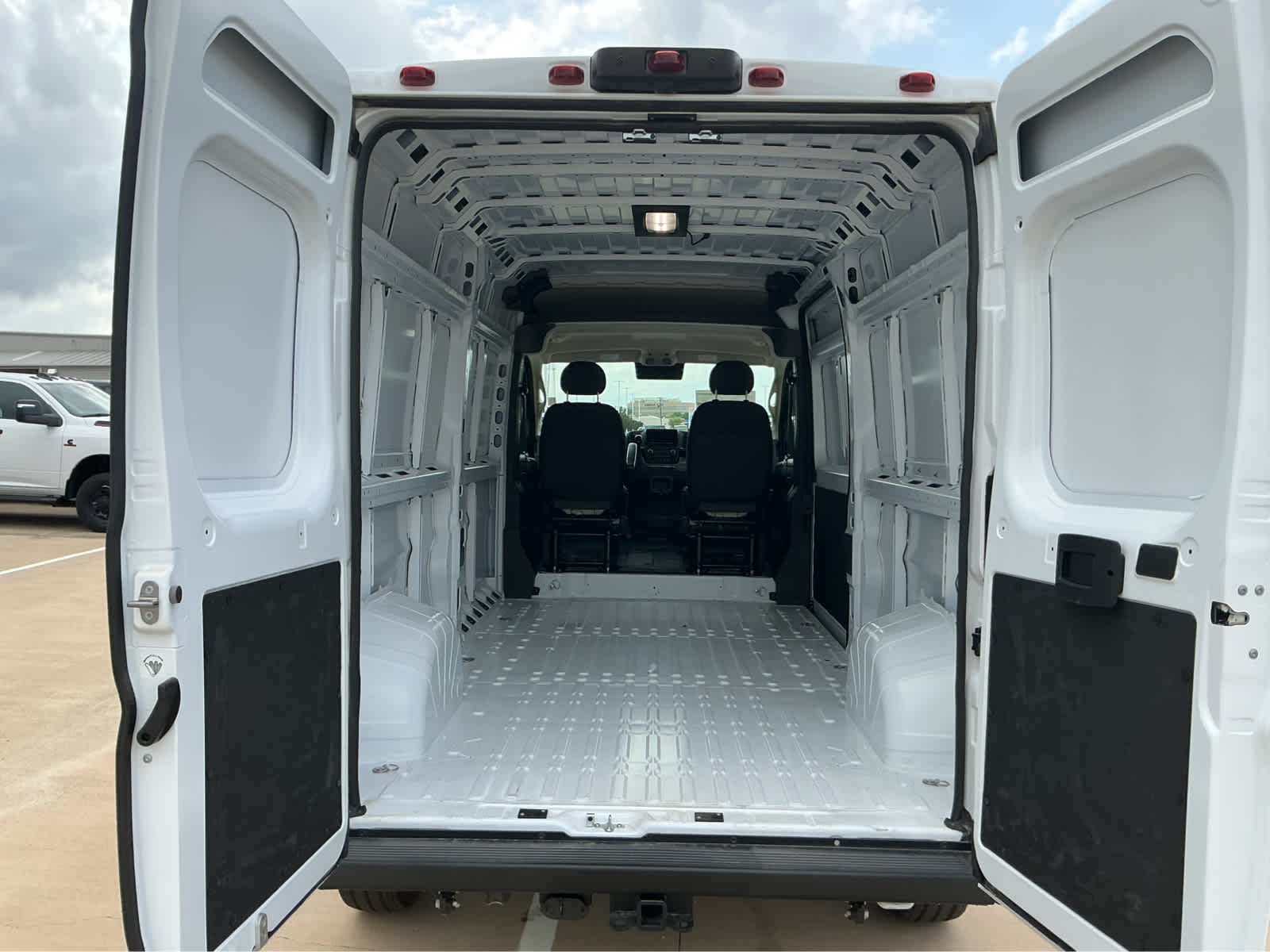 New 2026 Bright White Clear-Coat Exterior Paint RAM Tradesman image 15