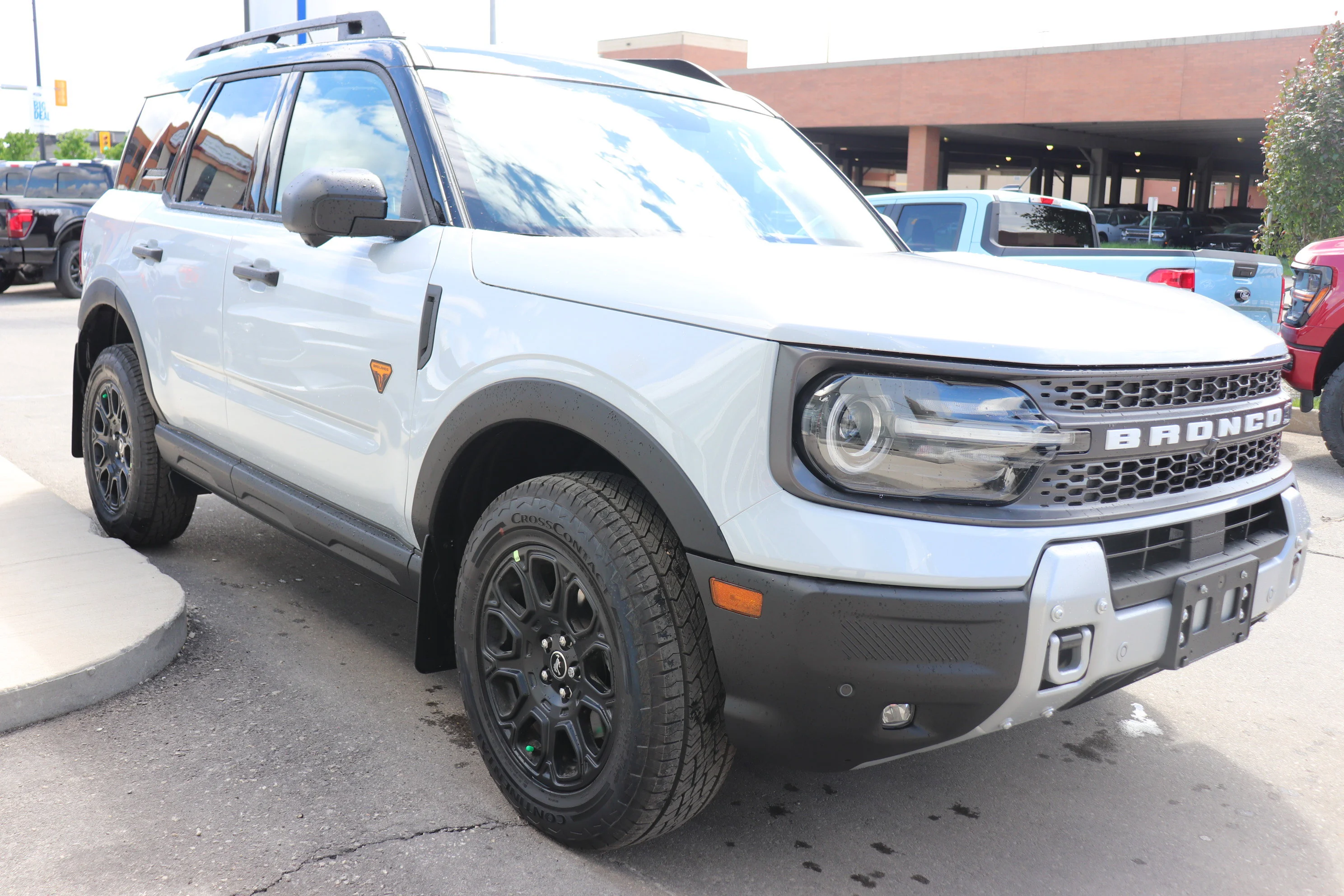 New 2026 SPACE WHITE METALLIC Ford Badlands image 5