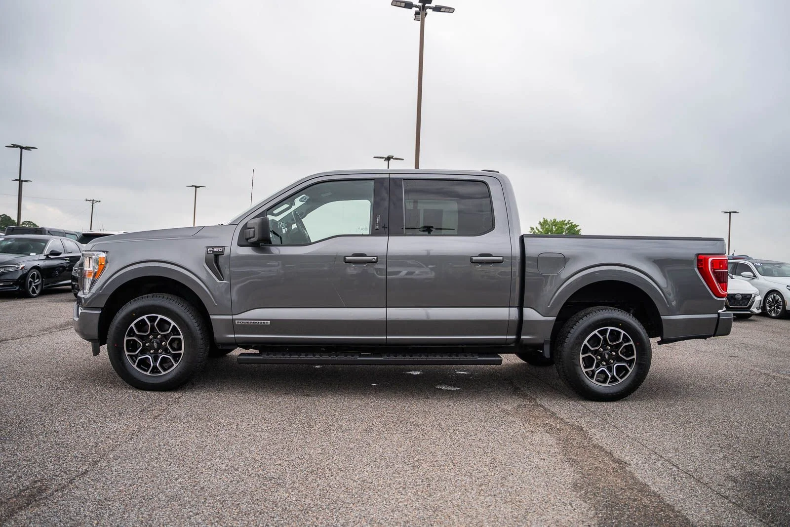 Used 2022  Ford XLT image 4