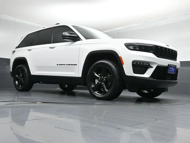 Used 2023 White Jeep Limited image 36