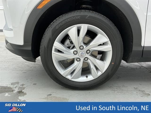 Used 2026 Summit White Buick Preferred image 18