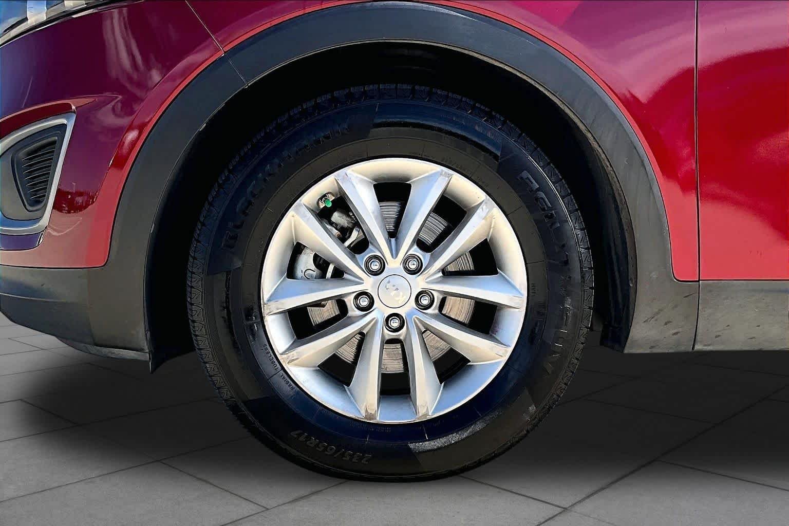 Used 2017 Remington Red Kia LX V6 image 11