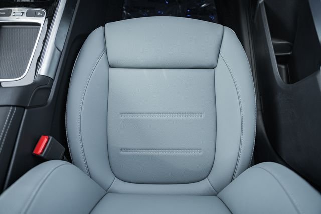 New 2026 Polar White Mercedes-Benz GLB 250 image 32
