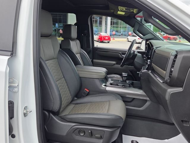Used 2024 White Chevrolet ZR2 image 15