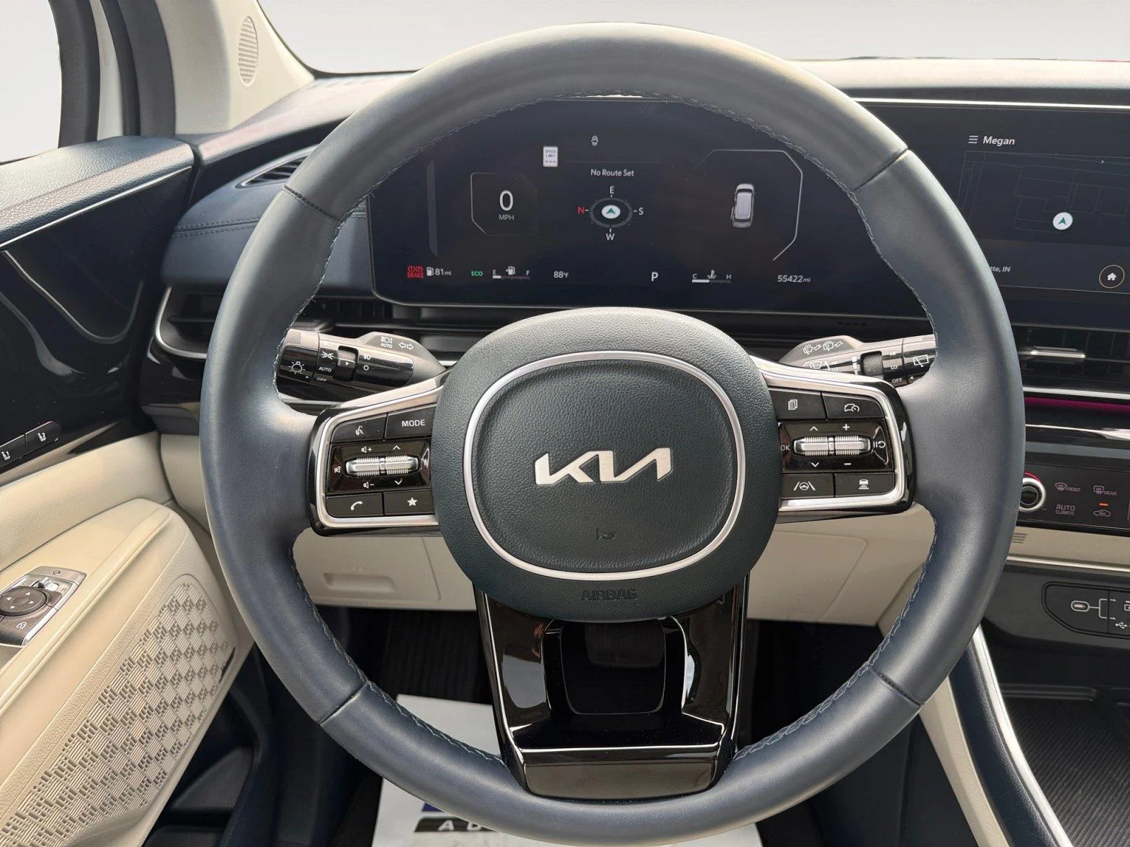 Used 2025 Snow White Pearl Kia SX Prestige image 16
