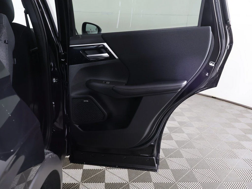 New 2026 Black Mitsubishi ES image 27