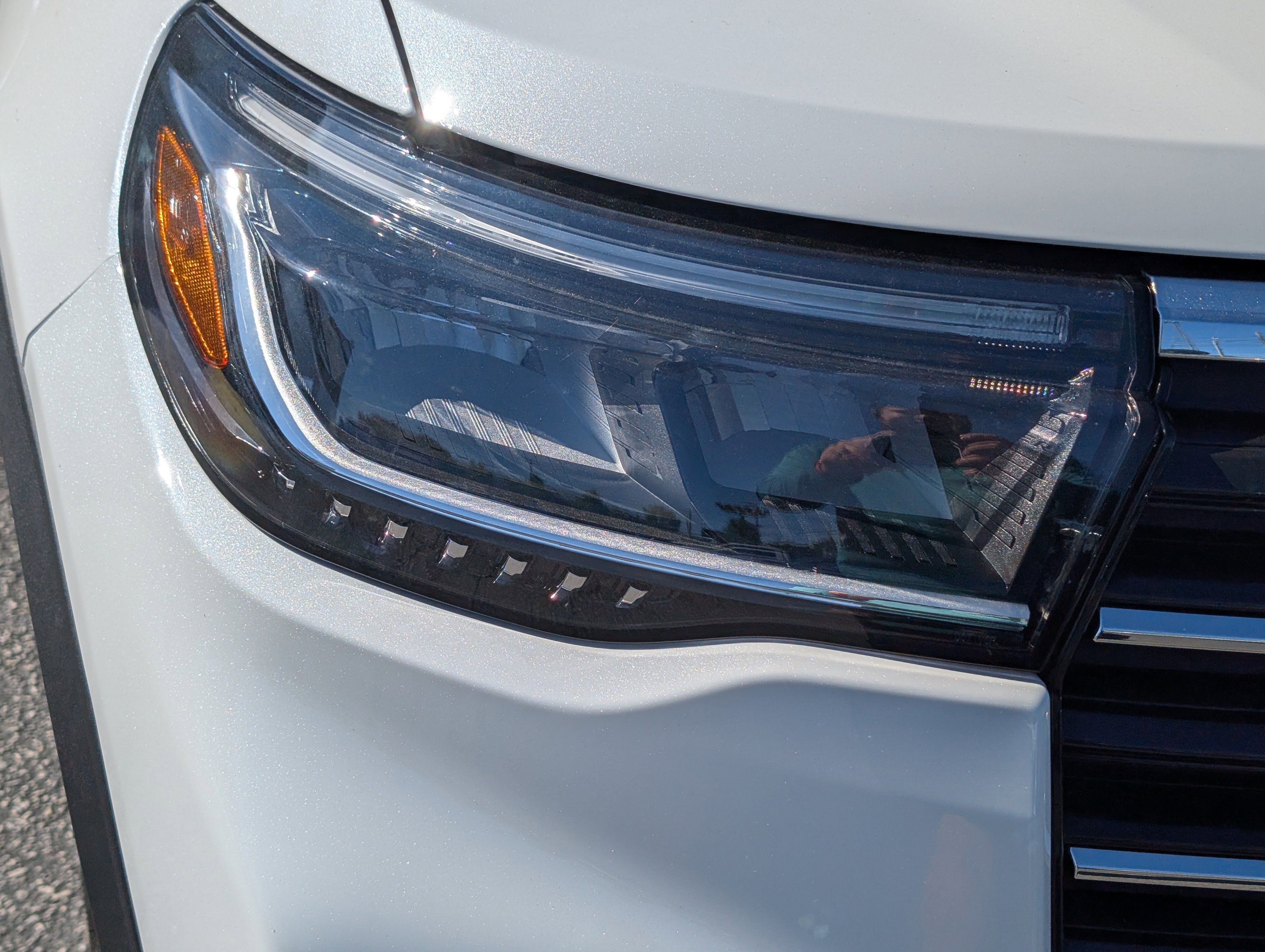 New 2026 Star White Metallic Tri-Coat FORD Active image 6