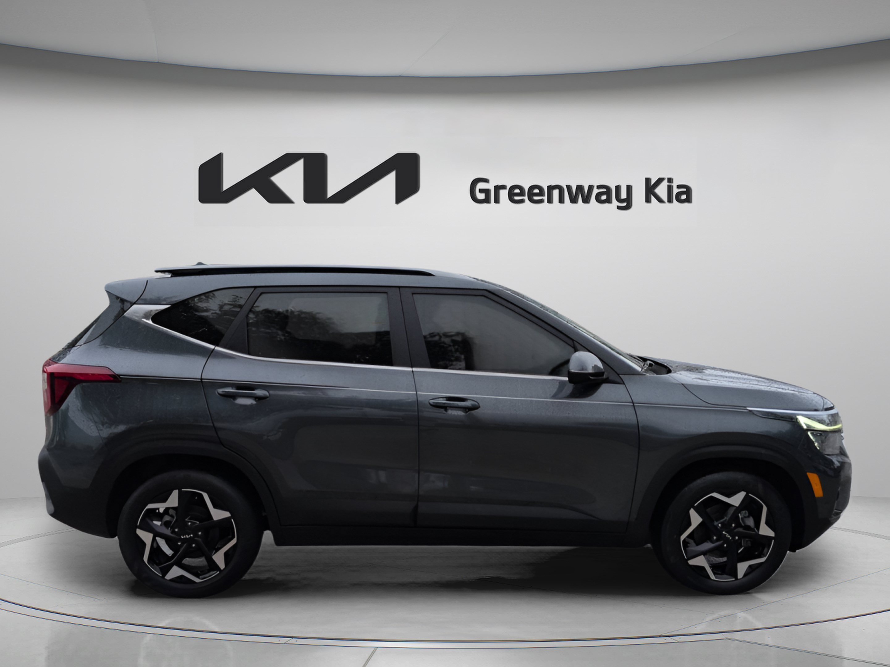 Certified Used 2025 Gravity Gray Kia EX image 5