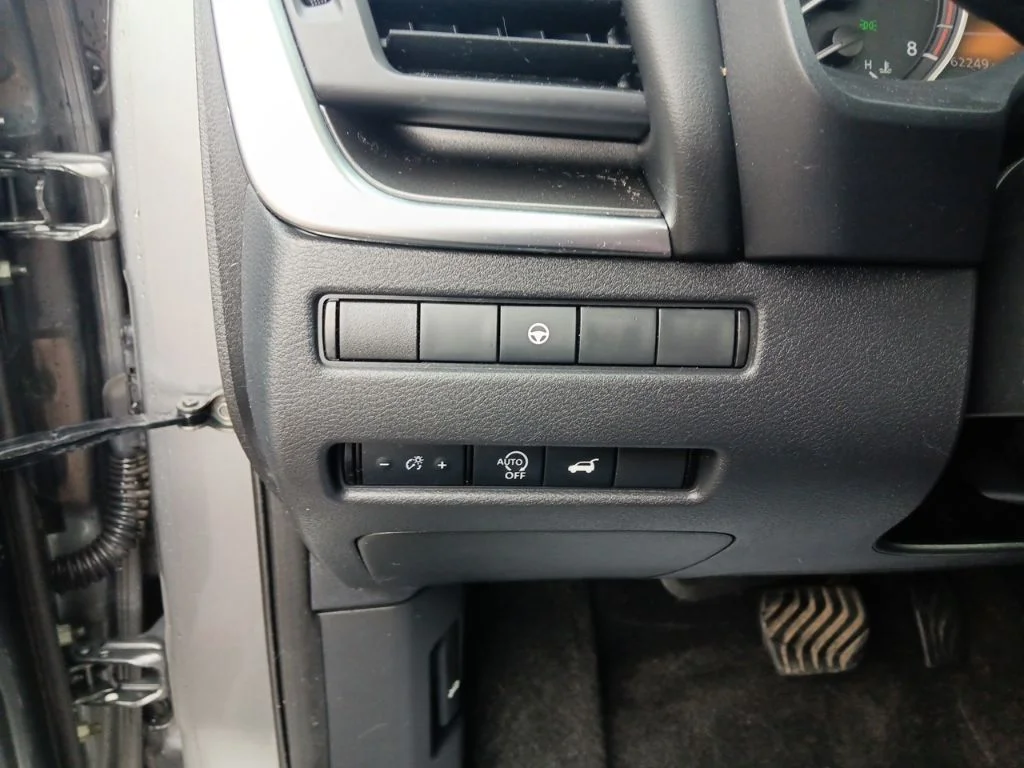 Used 2023 Gun Metallic Nissan SV image 17