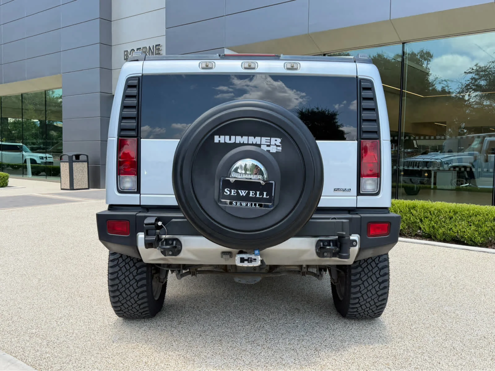 Used 2009 Silver Ice Metallic HUMMER SUV Luxury image 5