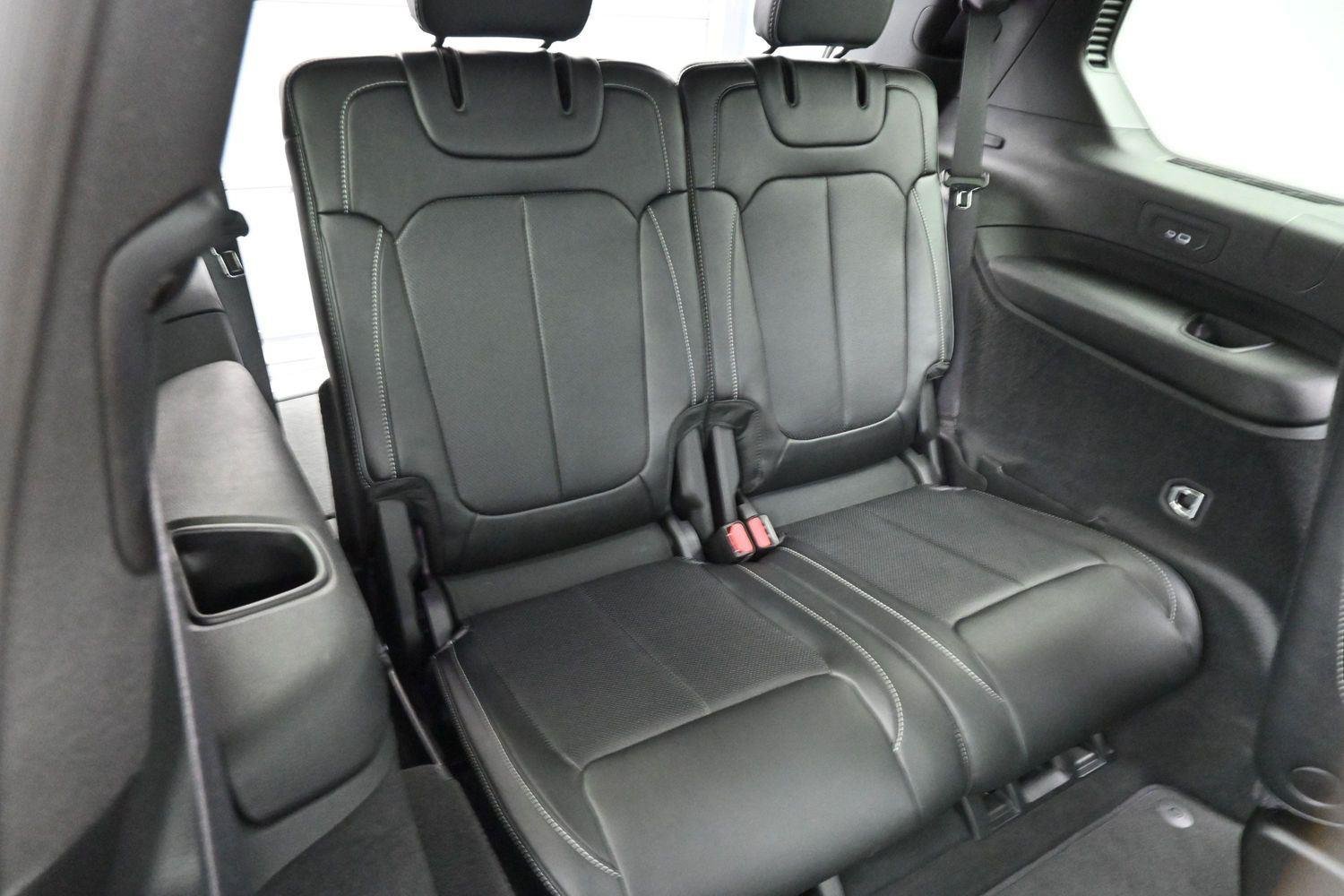 Used 2023 Diamond Black Crystal Pearlcoat Jeep Overland image 39
