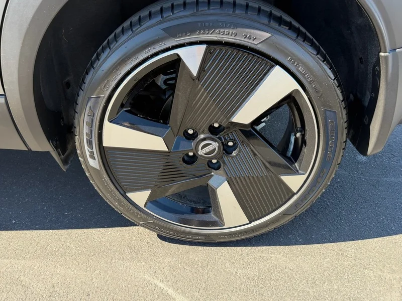 Used 2025 Gun Metallic/supe Nissan SR image 31