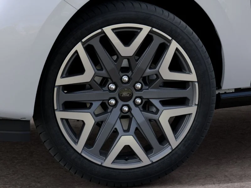New 2027 Star White Metallic Tri-Coat Ford Platinum image 19
