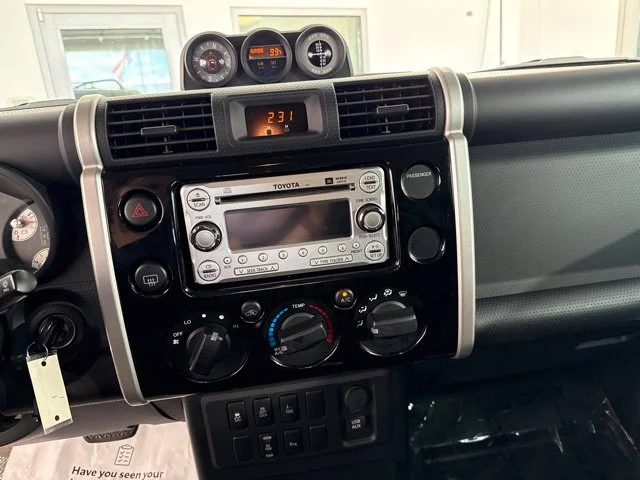 Used 2012 Black Toyota Base image 21