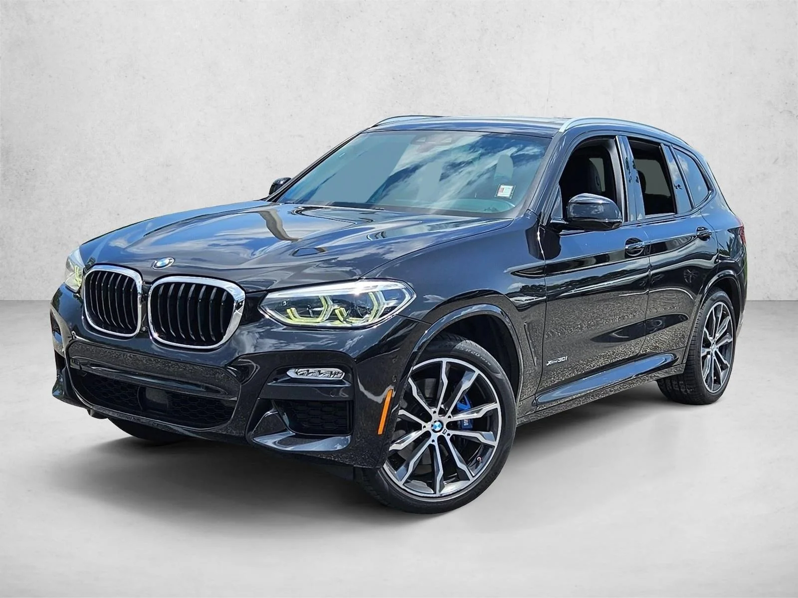 Used 2018 Black Sapphire Metallic BMW xDrive30i image 2
