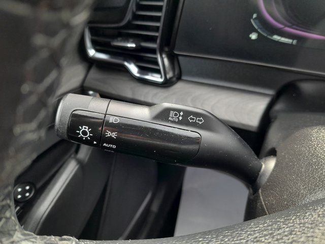 Used 2023 White Kia X-Line image 16