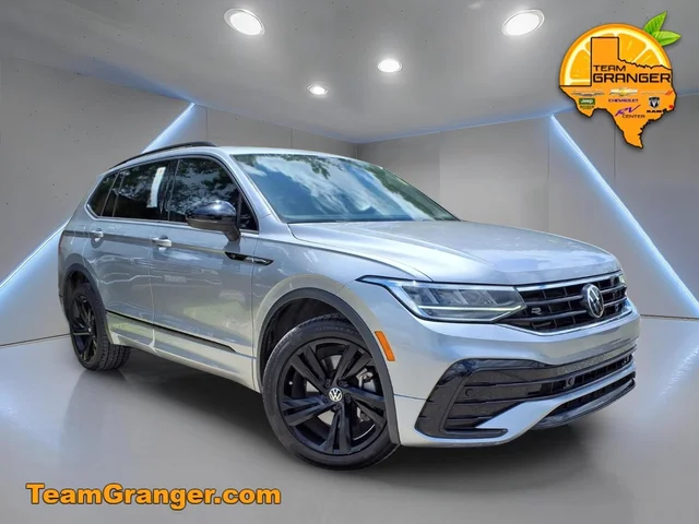 Pre-Owned 2023 Volkswagen Tiguan 2.0T SE R-Line Black FWD 4D Sport Utility