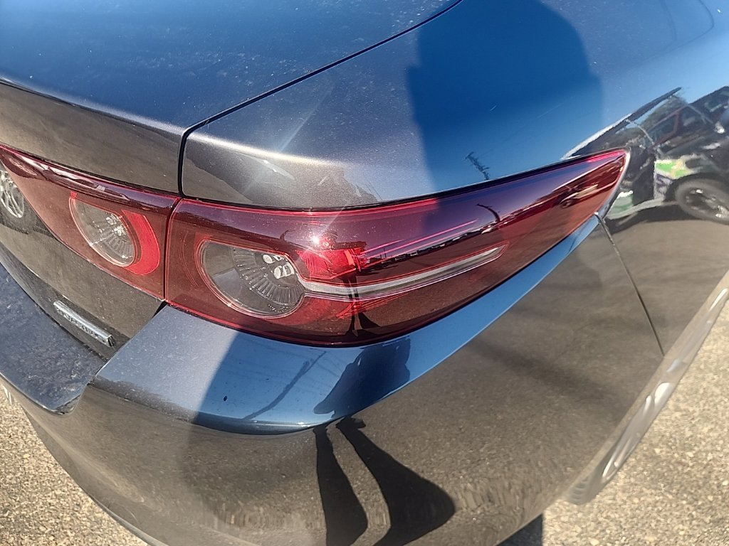 Used 2019 Machine Gray Metallic Mazda Premium image 13