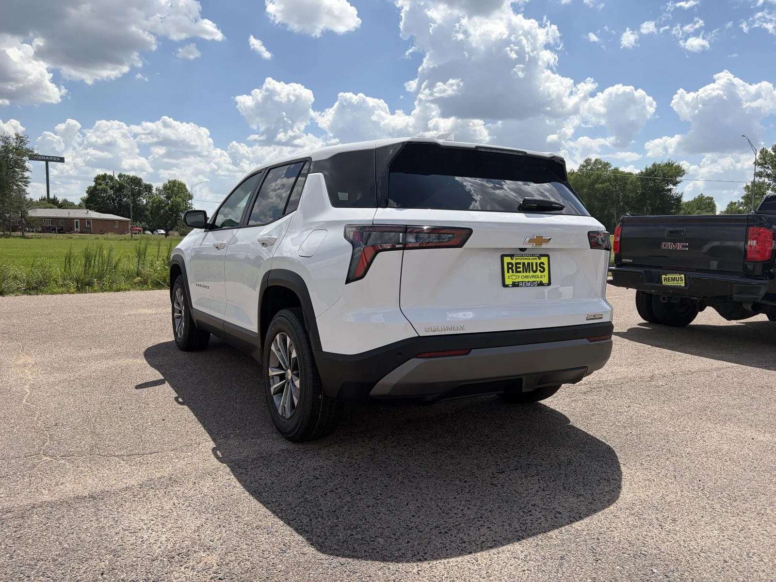 2027 Chevrolet Equinox LT - Photo 5