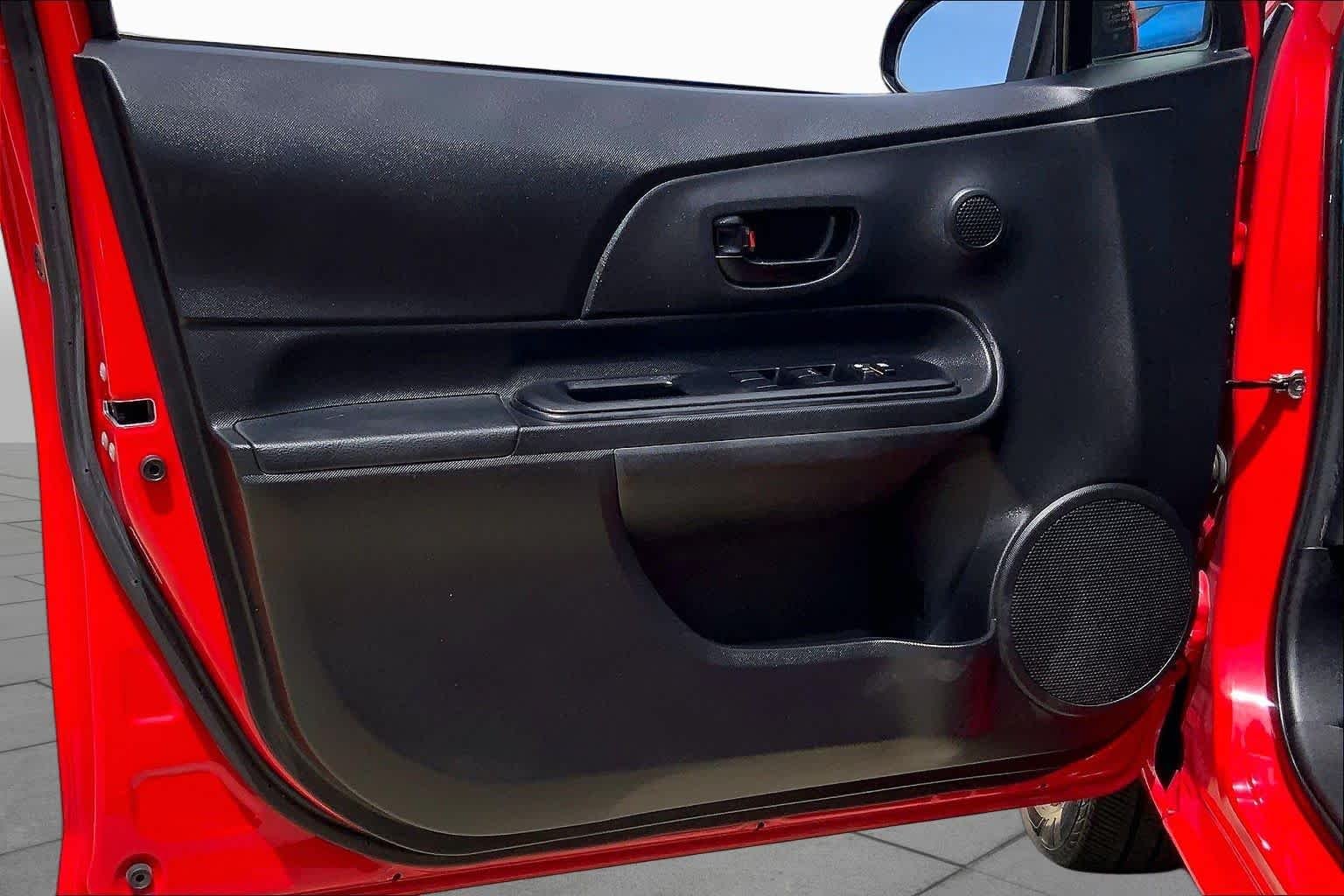 Used 2016 Absolutely Red Toyota One image 22