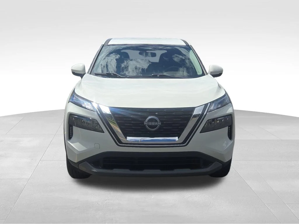 Used 2023 White Nissan S image 24