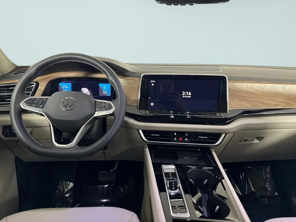 New 2026 Black Volkswagen 2.0T SE w/Technology image 7