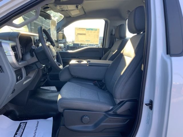 2024 Ford F-450 Super Duty Chassis Cab XL - Photo 11