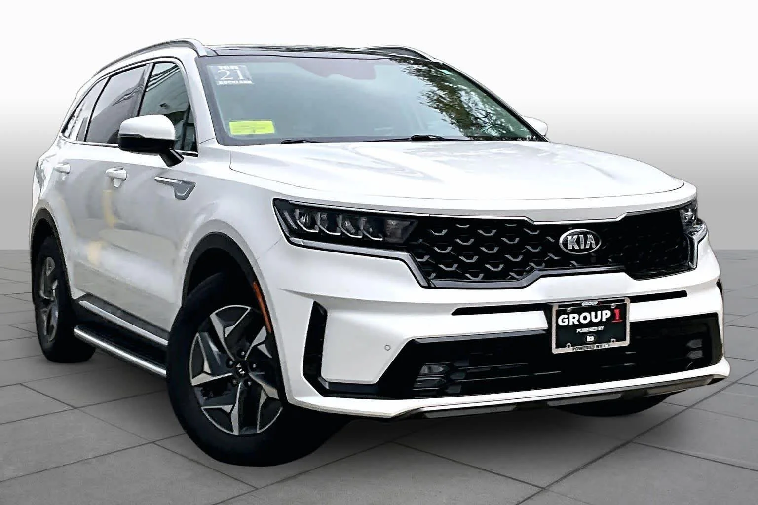 Used 2021 Snow White Pearl Kia EX image 3