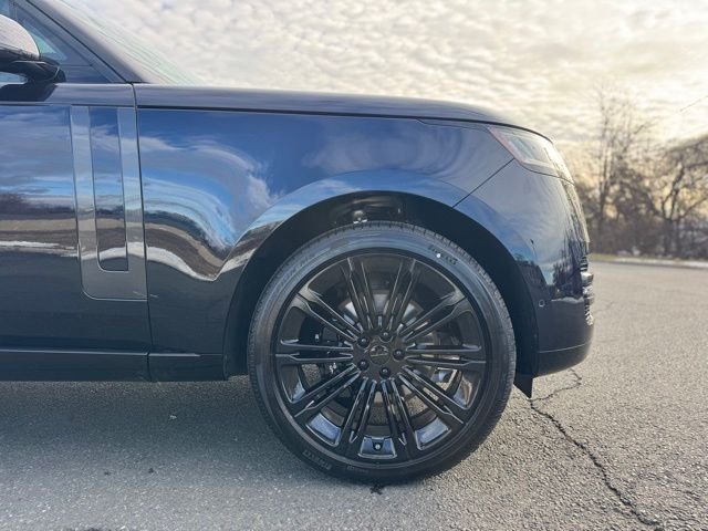 New 2026 Constellation Blue Ultra Metallic Gloss Land Rover SE image 9