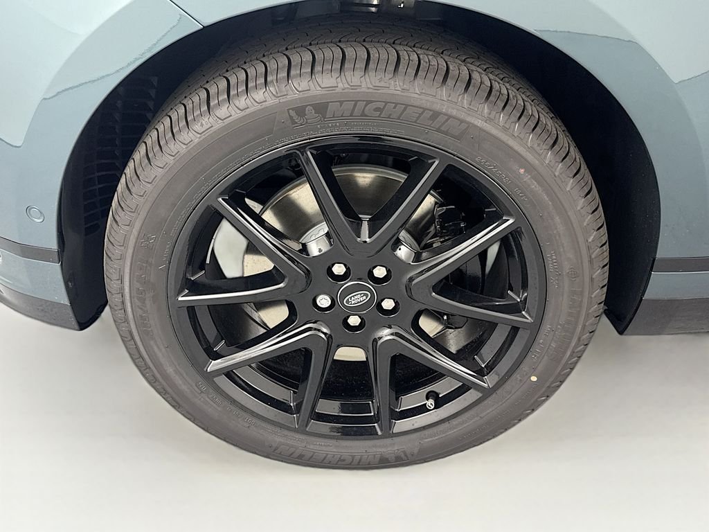 New 2026 Giola Green Land Rover Belgravia Edition image 32