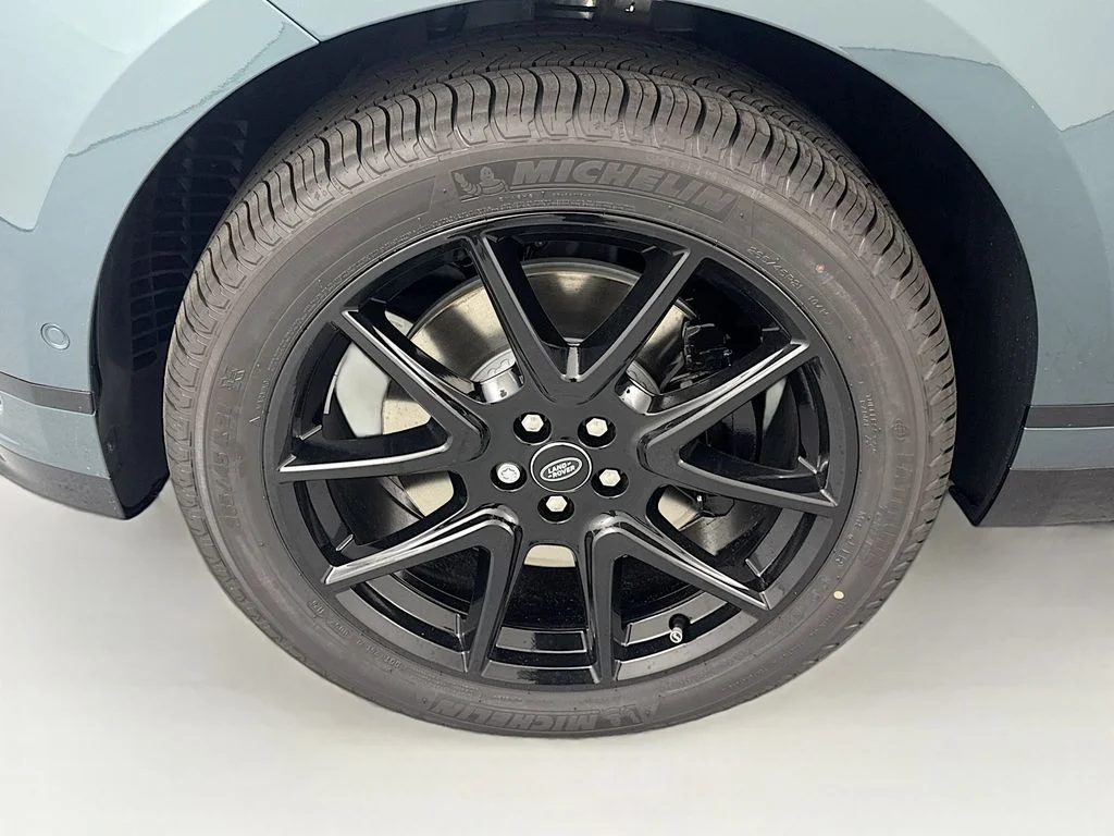 New 2026 Giola Green Land Rover Belgravia Edition image 32