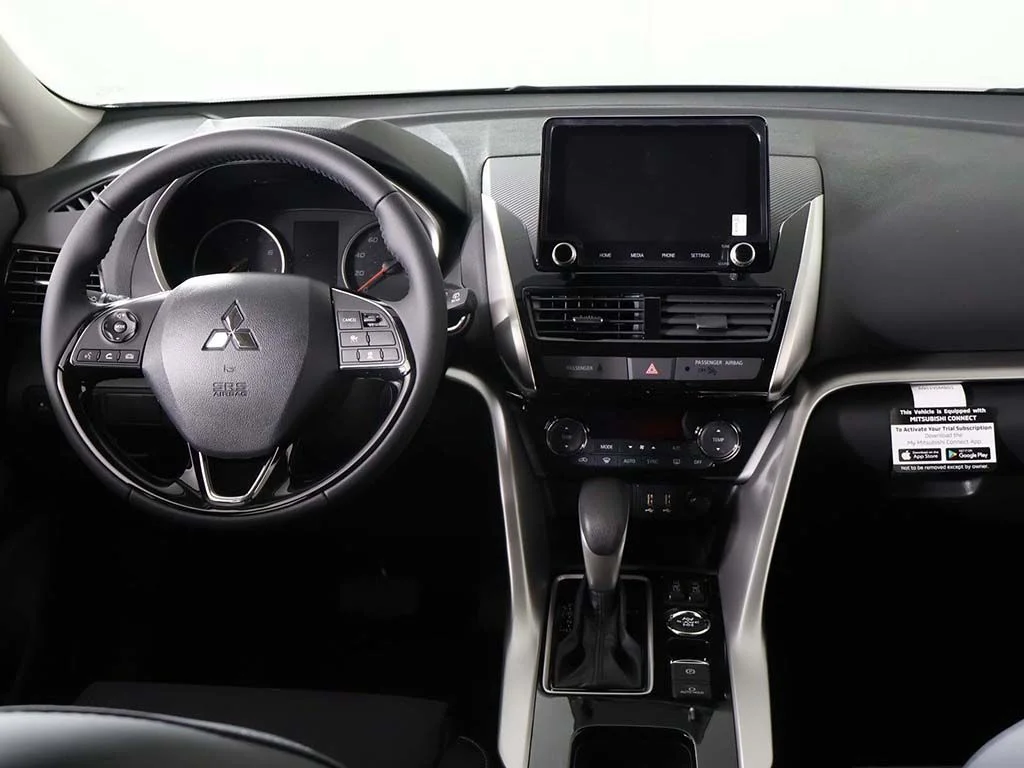 New 2026 Silver Mitsubishi SE image 30