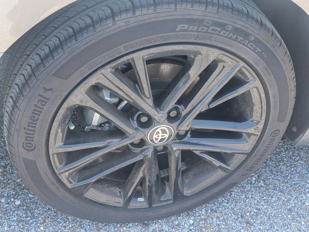 Used 2025  Toyota SE image 9