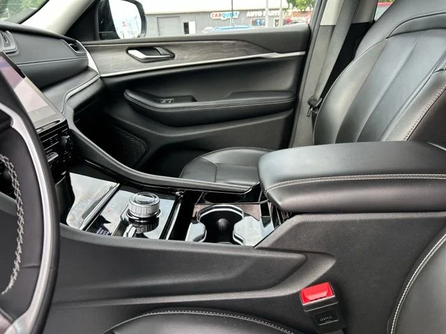 Used 2023 Gray Jeep Limited image 39