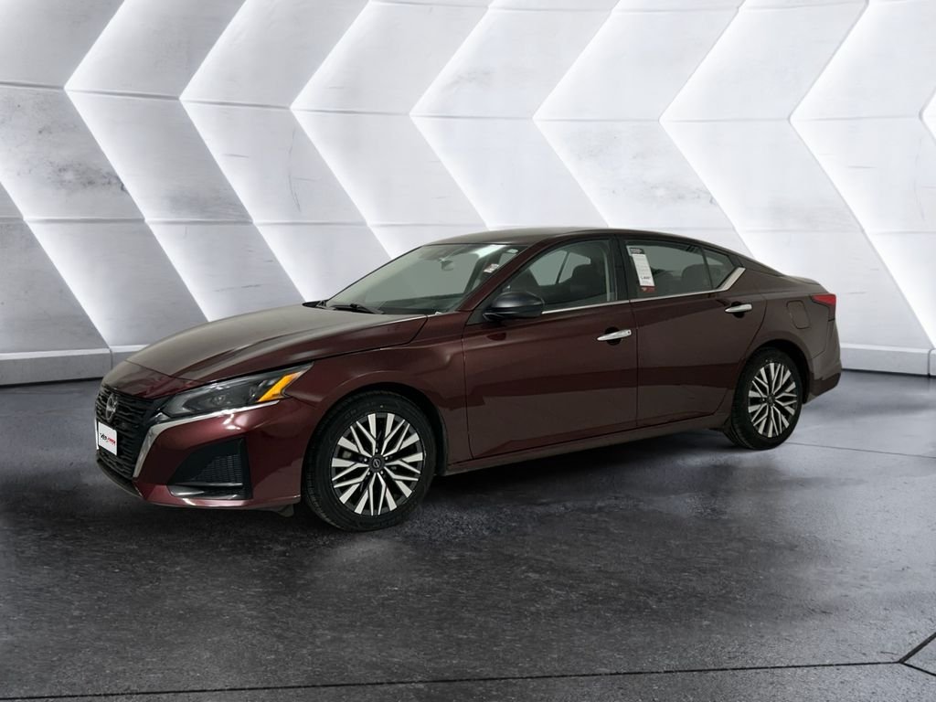 Used 2024 Red Nissan 2.5 SV image 3