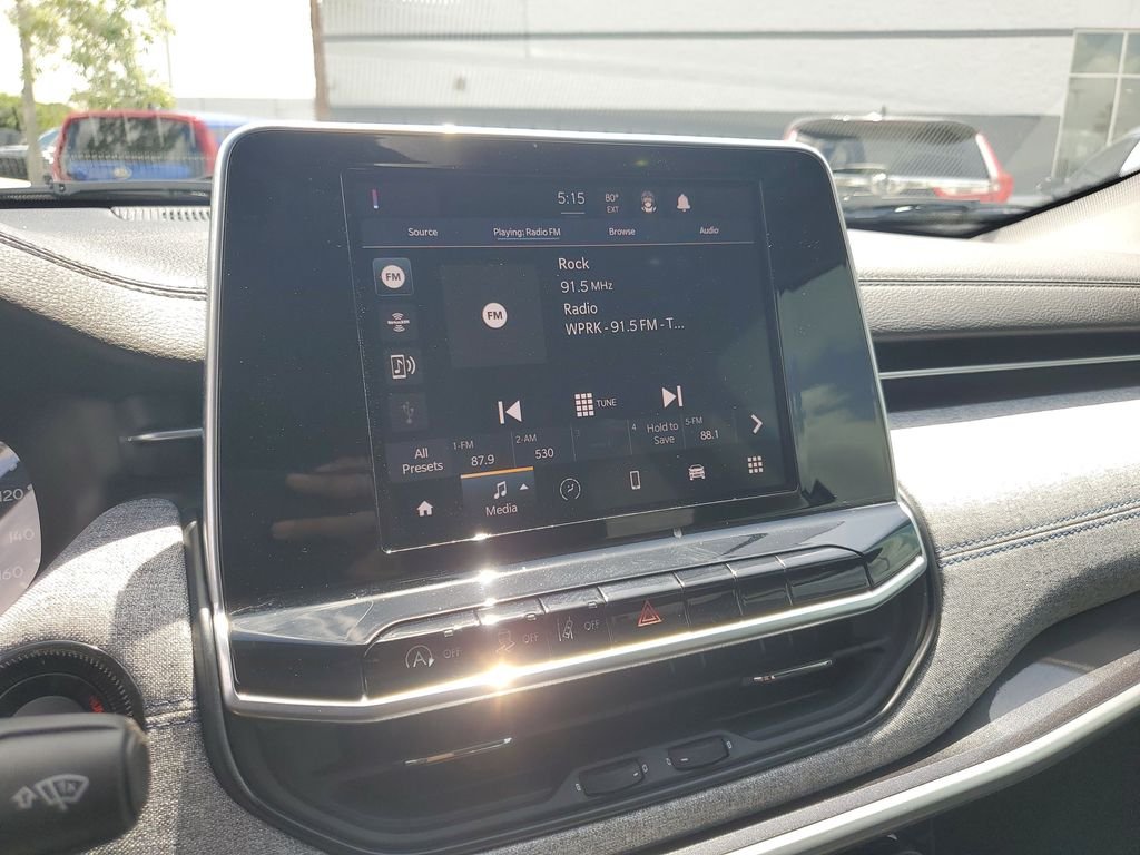 Used 2022 Black Jeep Latitude image 19