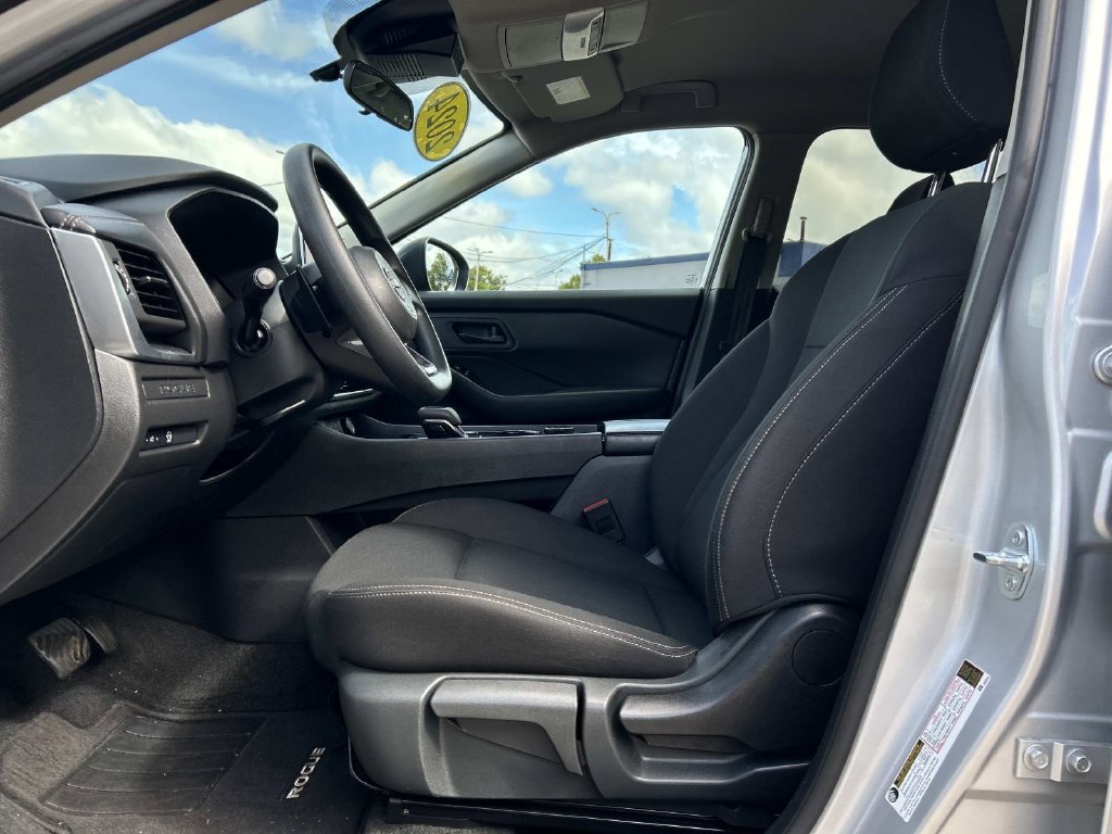 Used 2024 Silver Nissan S image 12